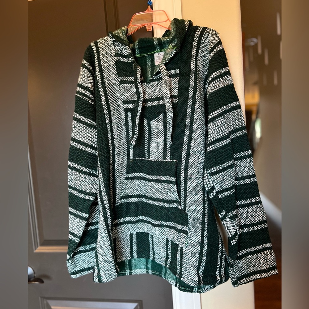 ᗩᖇ丅ᗴᔕᗩᑎᎥᗩᔕ ᗰᎥᑕᛕᗴƳ Forest Stripe Baja Pullover